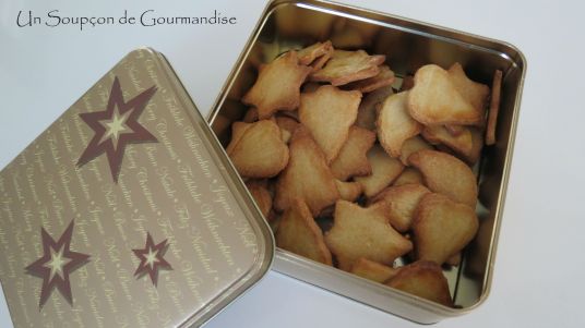 petits-gateaux-de-noel-aux-amandes-16