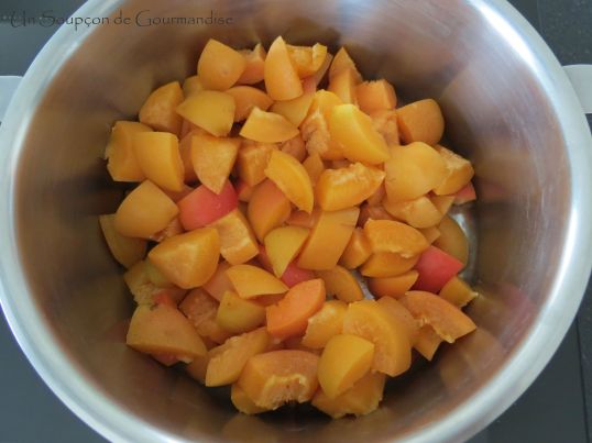 Gâteau abricot-romarin 1