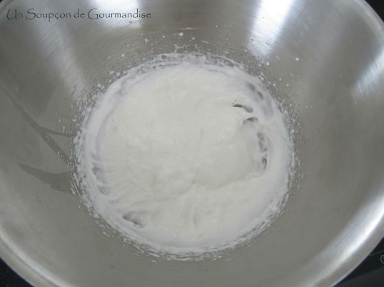 Gâteau abricot-romarin 28